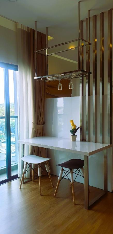 צ'ראס Eshue Designer Suites @ Simfoni Towers מראה חיצוני תמונה